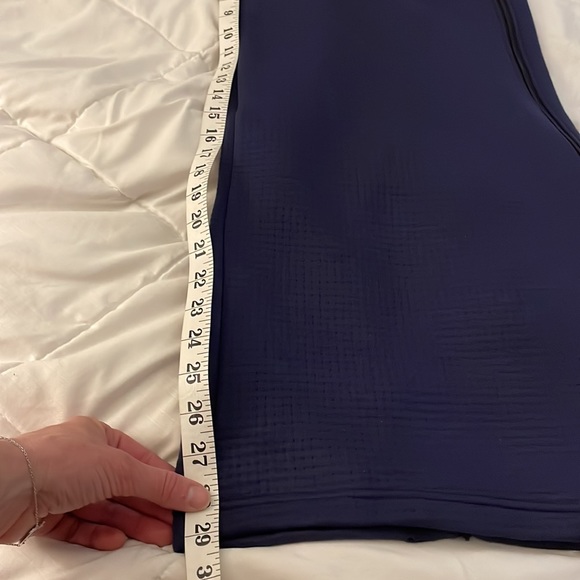 - Worn once Nike sportswear pants - Picture 12 of 12